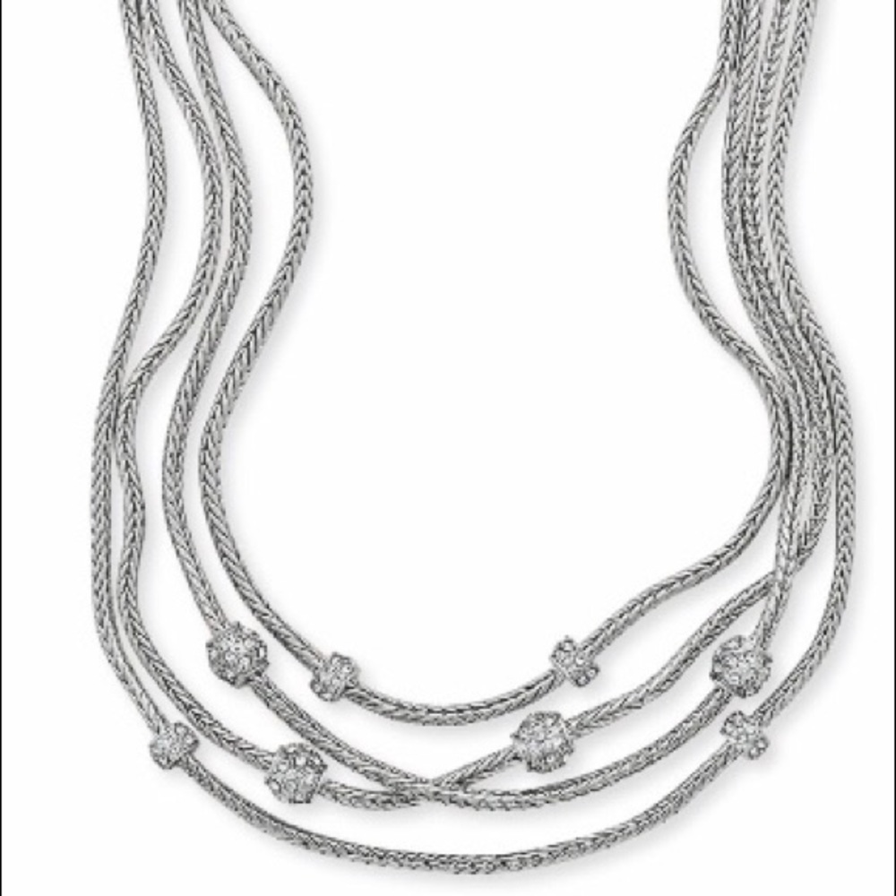 Premier Designs “Dress the part” silver necklace